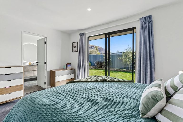 Photo of property in 18 Swan Street, Lake Hawea, Wanaka, 9382