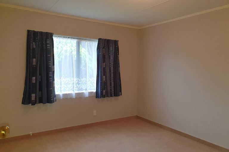 Photo of property in 2/42 Atherfold Crescent, Greenmeadows, Napier, 4112