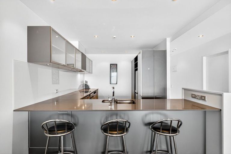 Photo of property in 407/7 Humber Street, Pandora, Napier, 4110