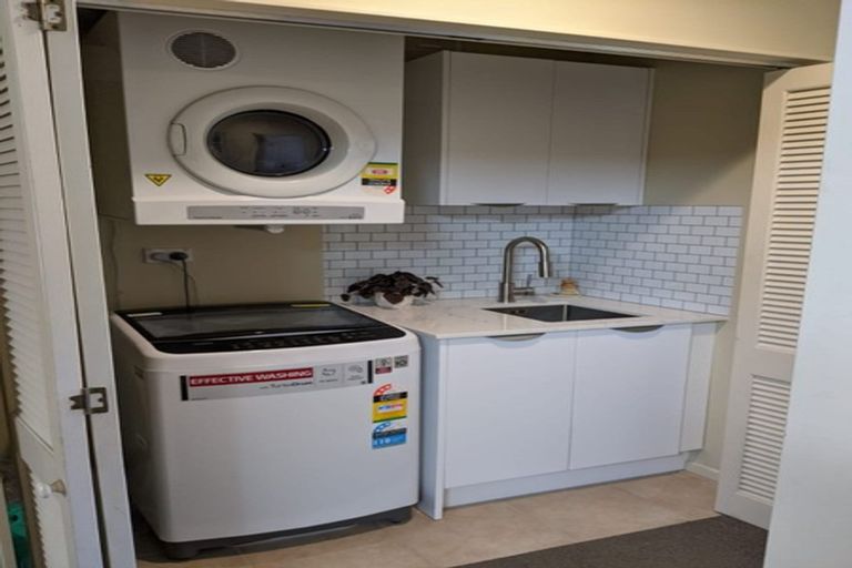 Photo of property in 83c Hill Street, Thorndon, Wellington, 6011