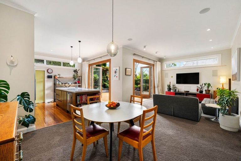 Photo of property in 12 Trevor Terrace, Newtown, Wellington, 6021