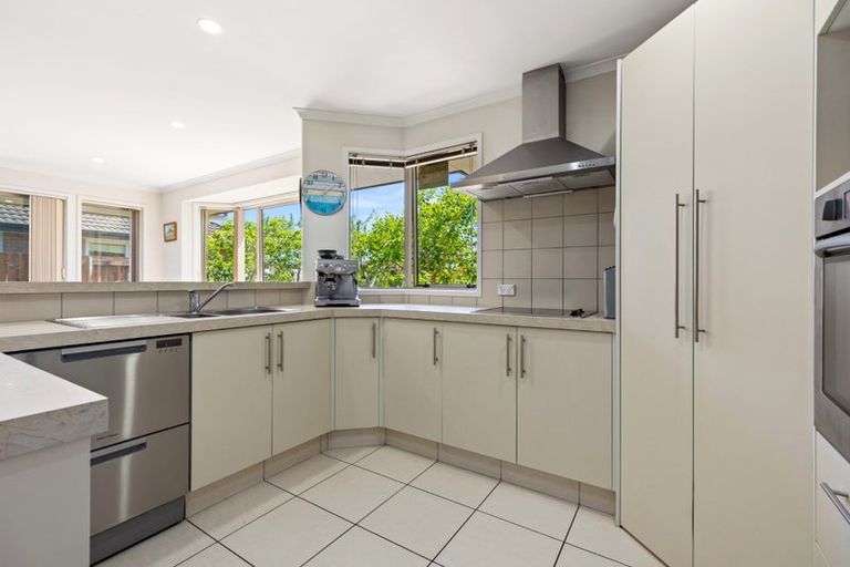 Photo of property in 120 Doncaster Drive, Papamoa Beach, Papamoa, 3118