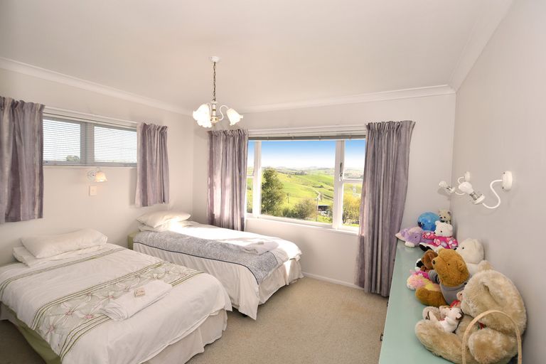 Photo of property in 6b Mountain Road, Kaiwaka, Maungaturoto, 0587