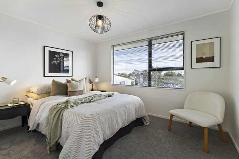 Photo of property in 6 Crosby Road, West Harbour, Auckland, 0618