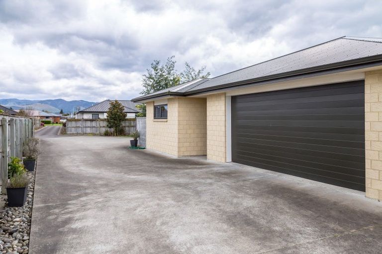 Photo of property in 12 Feist Street, Carterton, 5713
