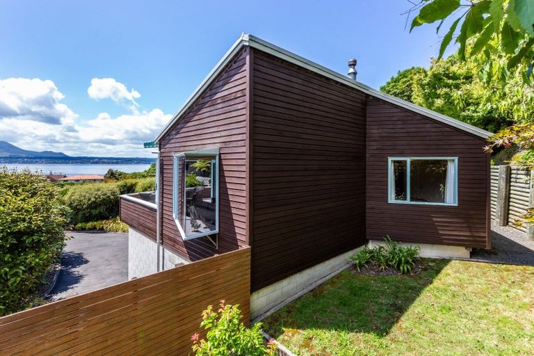 Photo of property in 7 Te Urunga Place, Acacia Bay, Taupo, 3330