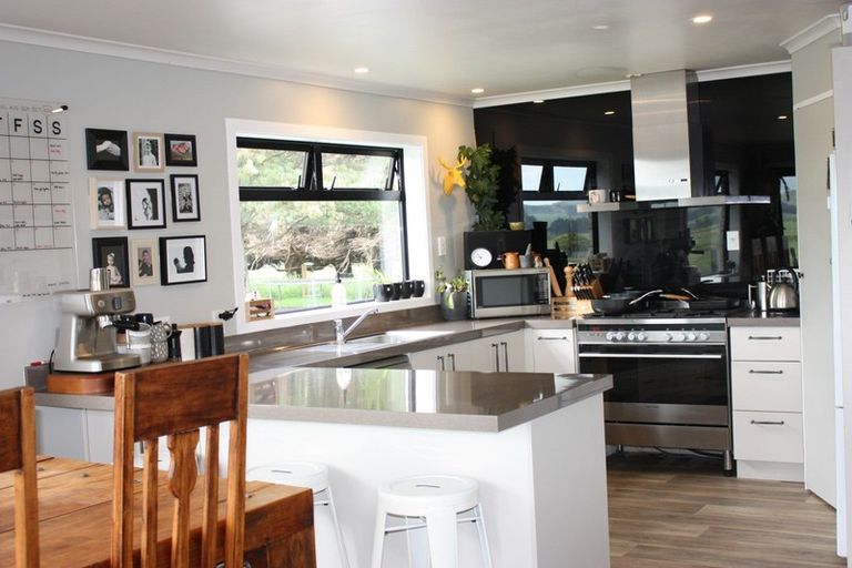 Photo of property in 1008 Cowper Road, Dannevirke, 4976