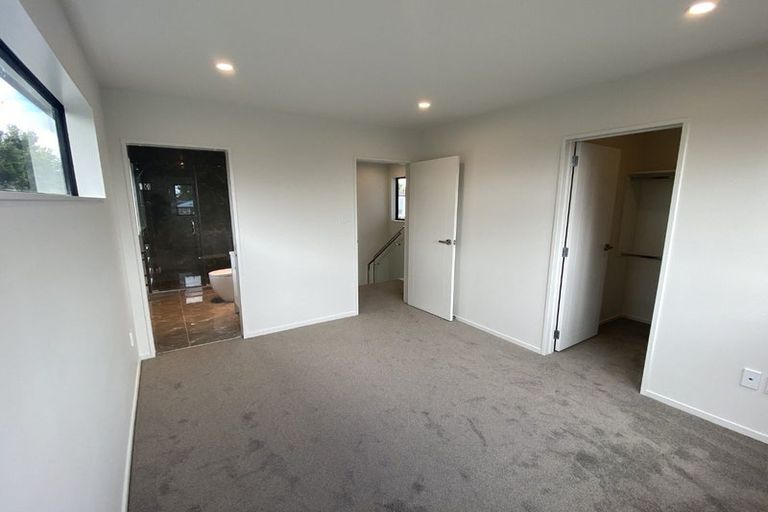 Photo of property in 9a Edwards Avenue, Henderson, Auckland, 0610