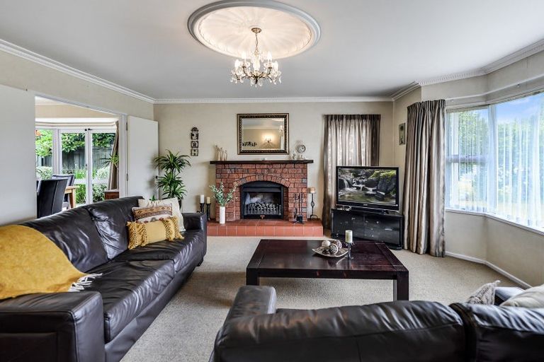 Photo of property in 43 Chedworth Avenue, Chedworth, Hamilton, 3210