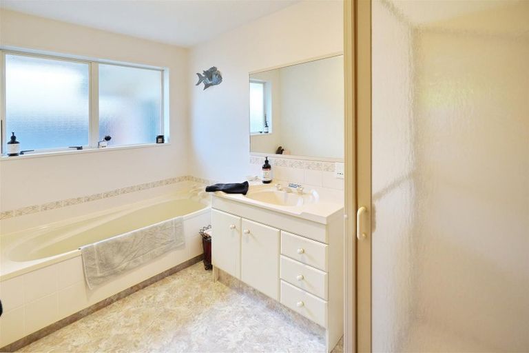 Photo of property in 1/2 Murfitt Place, Sockburn, Christchurch, 8042