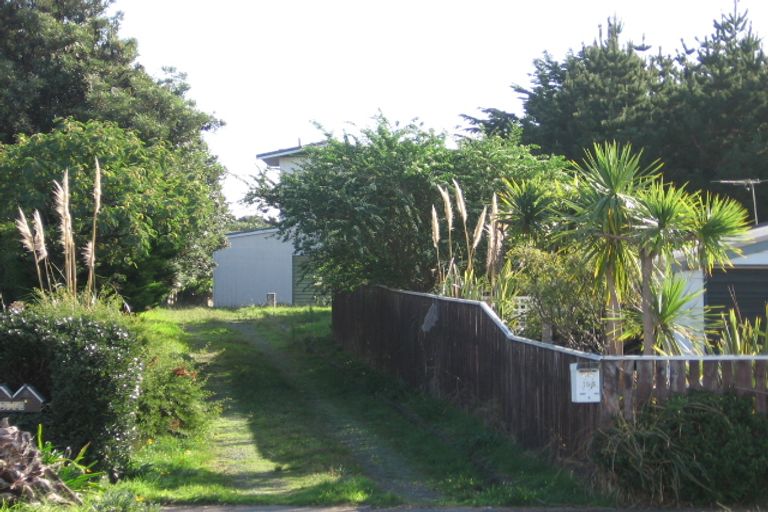 Photo of property in 195 Tutere Street, Waikanae Beach, Waikanae, 5036