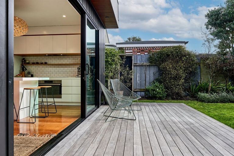 Photo of property in 39 Adelaide Street, Petone, Lower Hutt, 5012