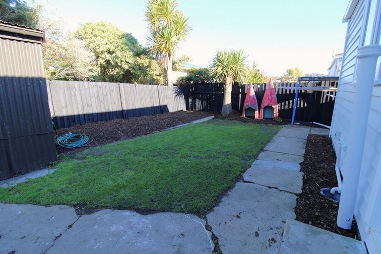 Photo of property in 11 Bathgate Street, South Dunedin, Dunedin, 9012