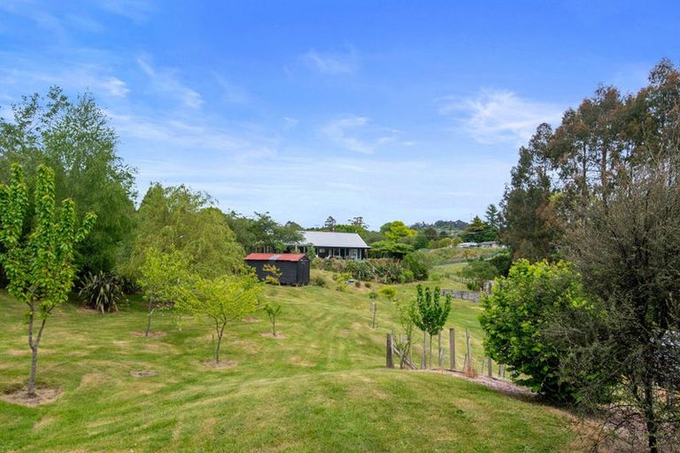 Photo of property in 1/142 Mapara Road, Acacia Bay, Taupo, 3385
