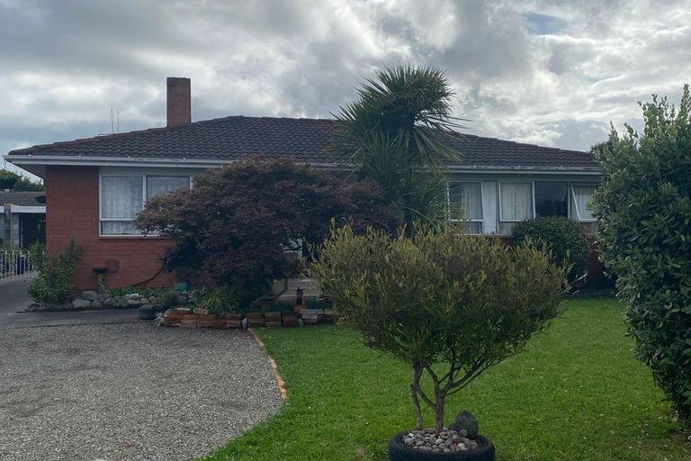 Photo of property in 2 Rutland Place, Milson, Palmerston North, 4414