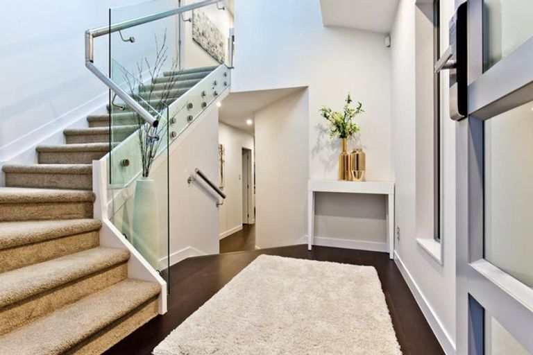 Photo of property in 1b Rae Road, Campbells Bay, Auckland, 0620