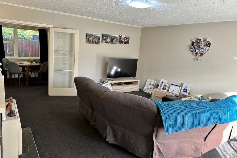 Photo of property in 2/28 Rosedale Place, Avonhead, Christchurch, 8042