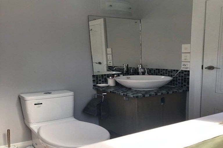 Photo of property in 10 Milton Street, Berhampore, Wellington, 6023