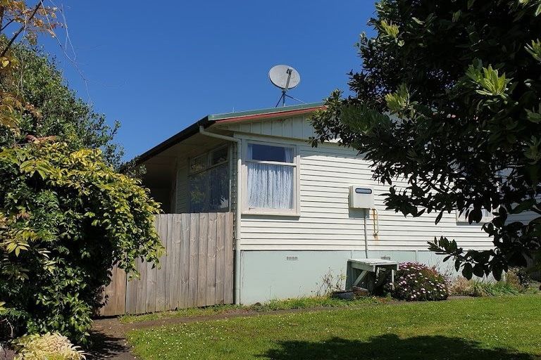 Photo of property in 71a Commercial Road, Helensville, 0800