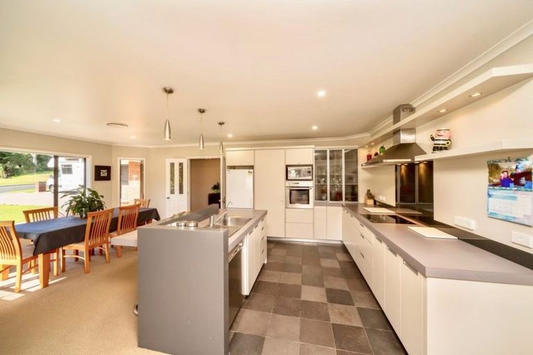 Photo of property in 223 Heta Road, Merrilands, New Plymouth, 4312