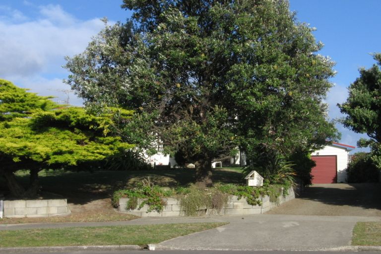 Photo of property in 8 Pio Pio Place, Waikanae Beach, Waikanae, 5036