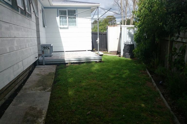 Photo of property in 9 Ballial Place, West Harbour, Auckland, 0618