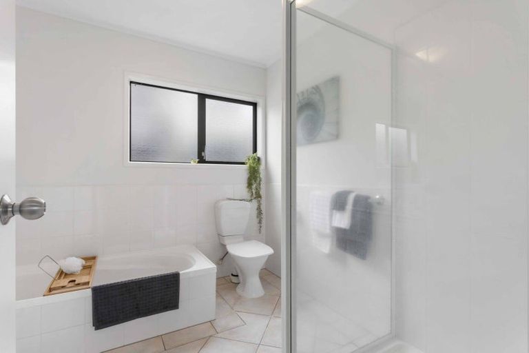 Photo of property in 8a Flynn Street, Birkdale, Auckland, 0626