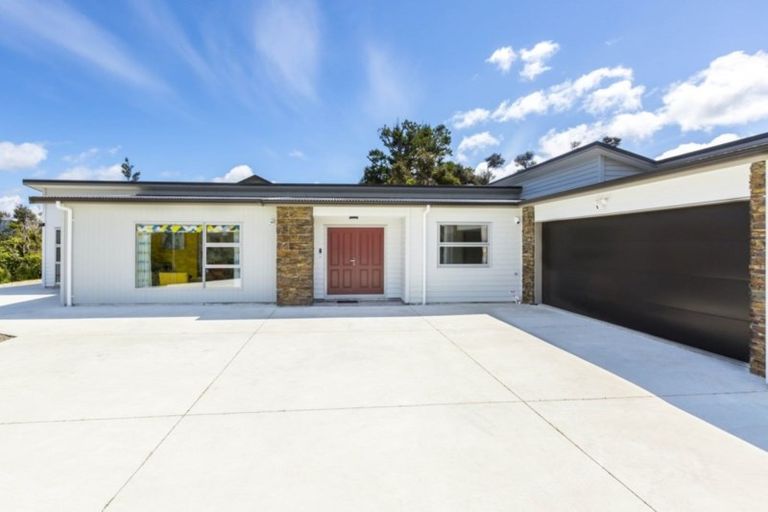 Photo of property in 25b Mount Marua Way, Timberlea, Upper Hutt, 5018