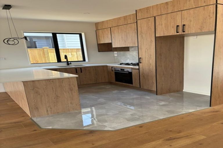 Photo of property in 13 Kaapehu Street, Karaka, 2578