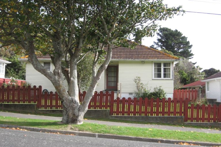 Photo of property in 19 Boyd Grove, Naenae, Lower Hutt, 5011