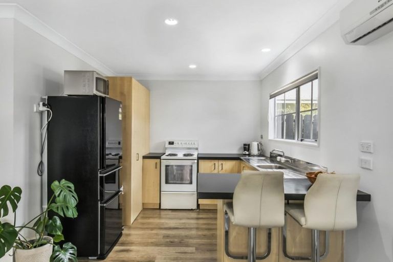 Photo of property in 2/69 Bay Street, Red Beach, 0932