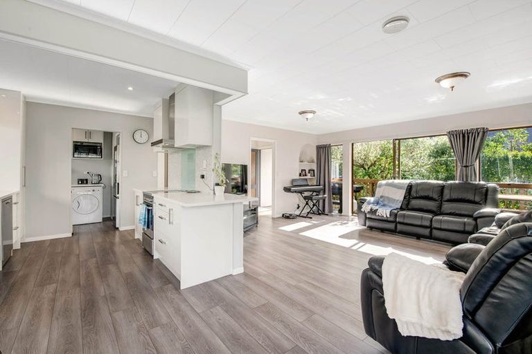 Photo of property in 39 Gledstane Road, Stanmore Bay, Whangaparaoa, 0932