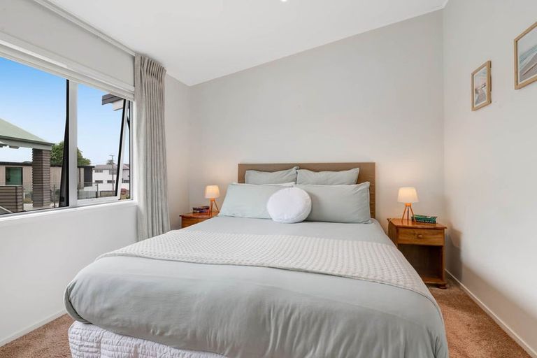 Photo of property in 7 William Bayes Place, Red Beach, 0932