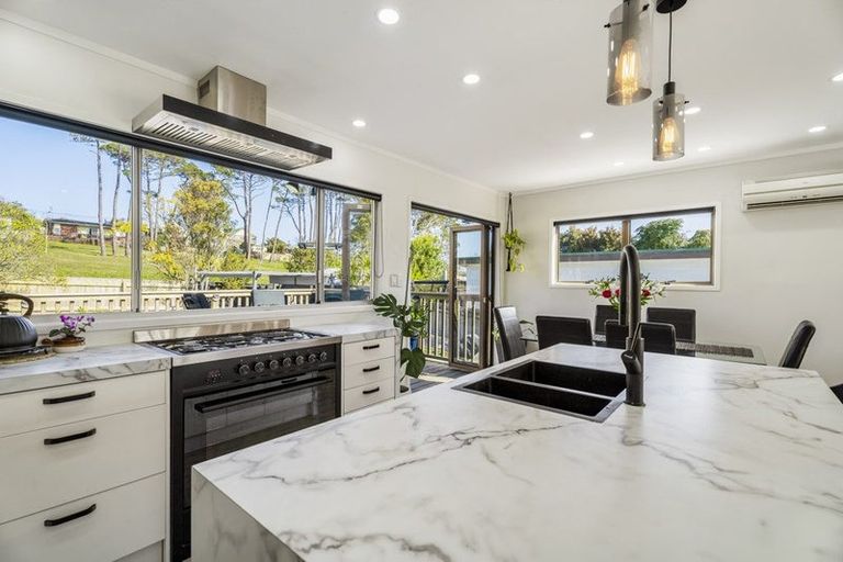 Photo of property in 13 Brandon Road, Manly, Whangaparaoa, 0930