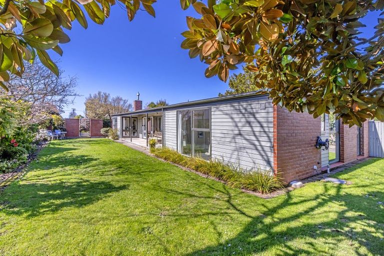 Photo of property in 53a Garreg Road, Bryndwr, Christchurch, 8052