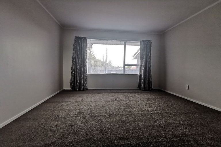 Photo of property in 1/320 Pakuranga Road, Pakuranga Heights, Auckland, 2010