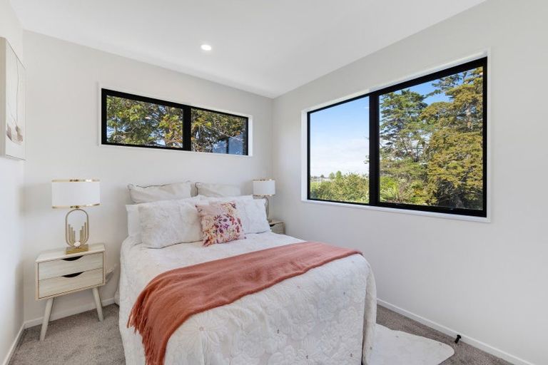 Photo of property in 140e Edgewater Drive, Pakuranga, Auckland, 2010