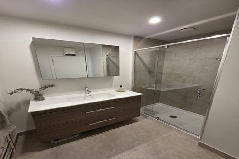 Photo of property in 9/43 Yeovil Road, Te Atatu Peninsula, Auckland, 0610