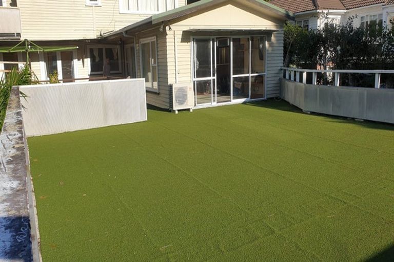 Photo of property in 36 Comins Crescent, Mission Bay, Auckland, 1071