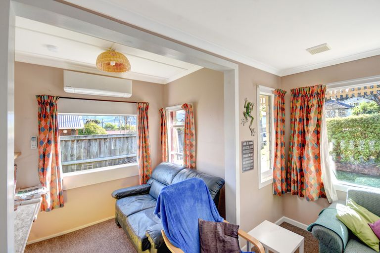 Photo of property in 6 Dickson Street, Macandrew Bay, Dunedin, 9014