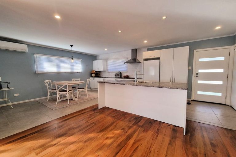 Photo of property in 20 Dobell Road, Stanmore Bay, Whangaparaoa, 0932