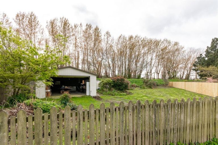 Photo of property in 16 Mckenzie Place, Waikuku Beach, 7402