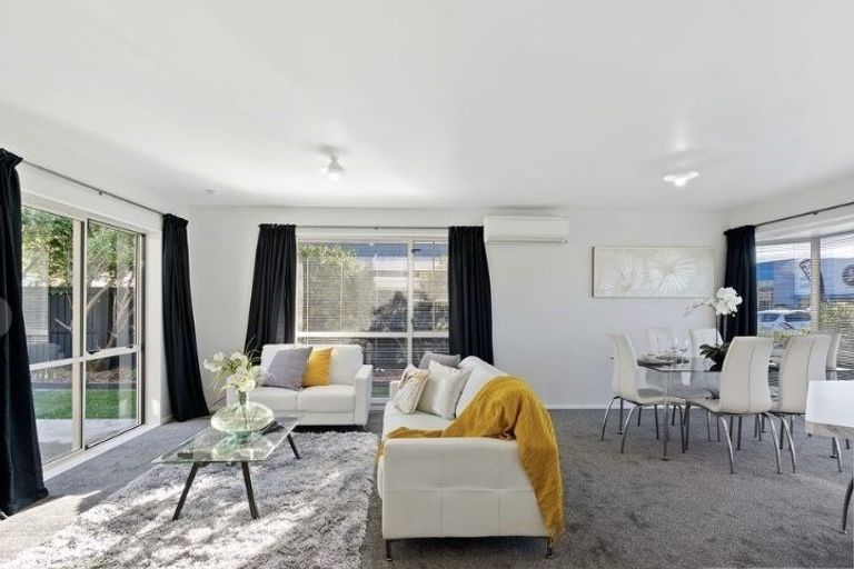 Photo of property in 51 Queenspark Drive, Parklands, Christchurch, 8083