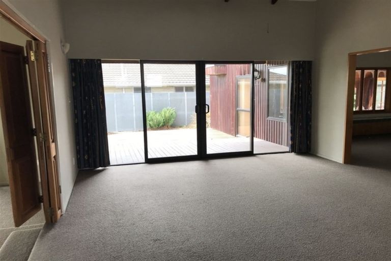 Photo of property in 741 Main North Road, Belfast, Christchurch, 8051