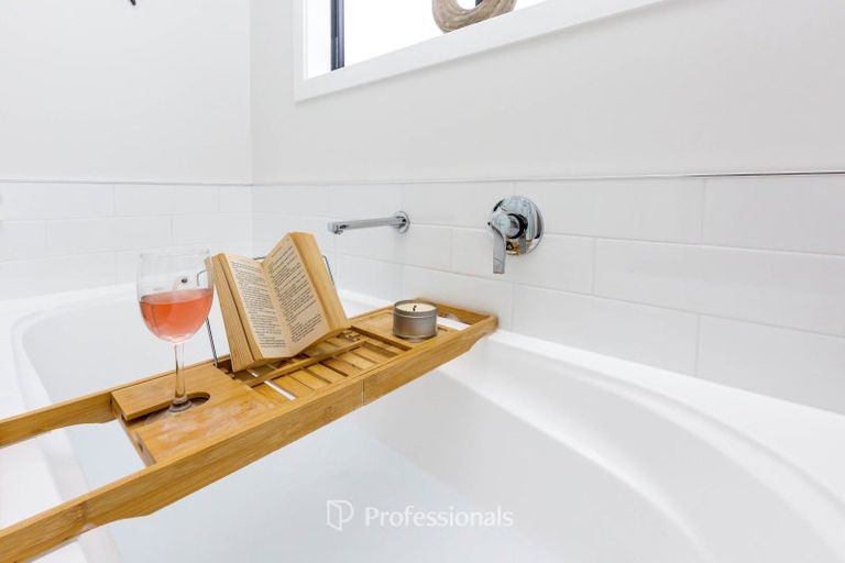 Photo of property in 34 Filmer Crescent, Wallaceville, Upper Hutt, 5018