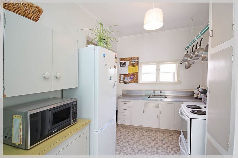 Photo of property in 26 Hall Place, Foxton Beach, Foxton, 4815