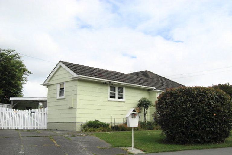 Photo of property in 21 Hollyford Avenue, Bryndwr, Christchurch, 8053