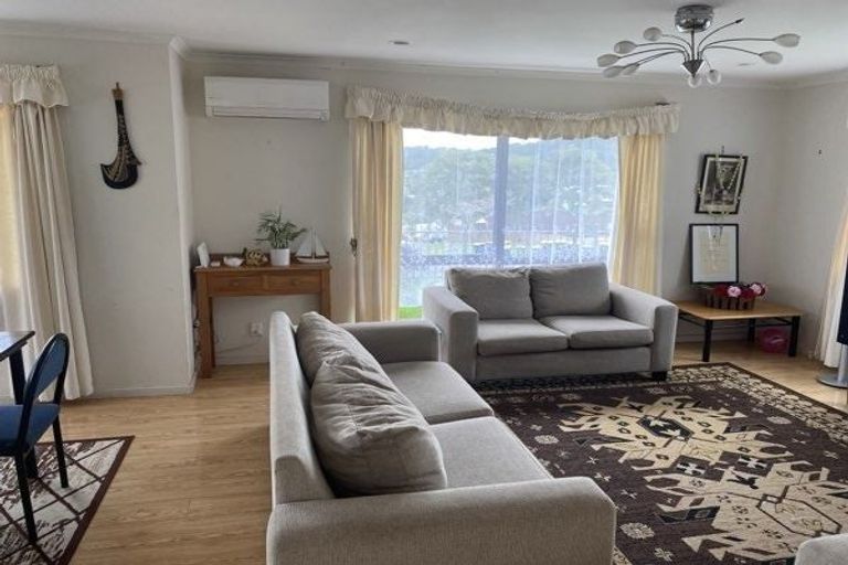 Photo of property in 3 Shah Place, Glen Eden, Auckland, 0602