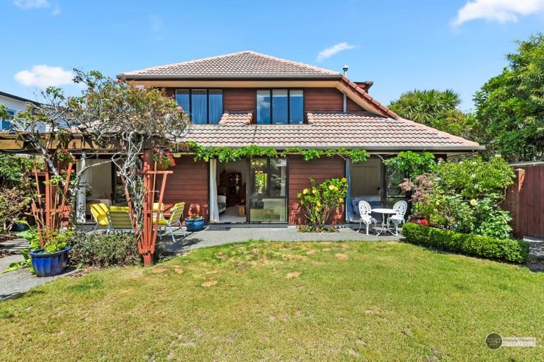 Photo of property in 29 Hinau Street, Woburn, Lower Hutt, 5011
