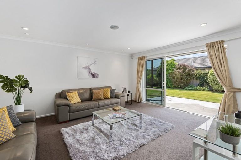 Photo of property in 3 Belgrove Place, Parklands, Christchurch, 8083
